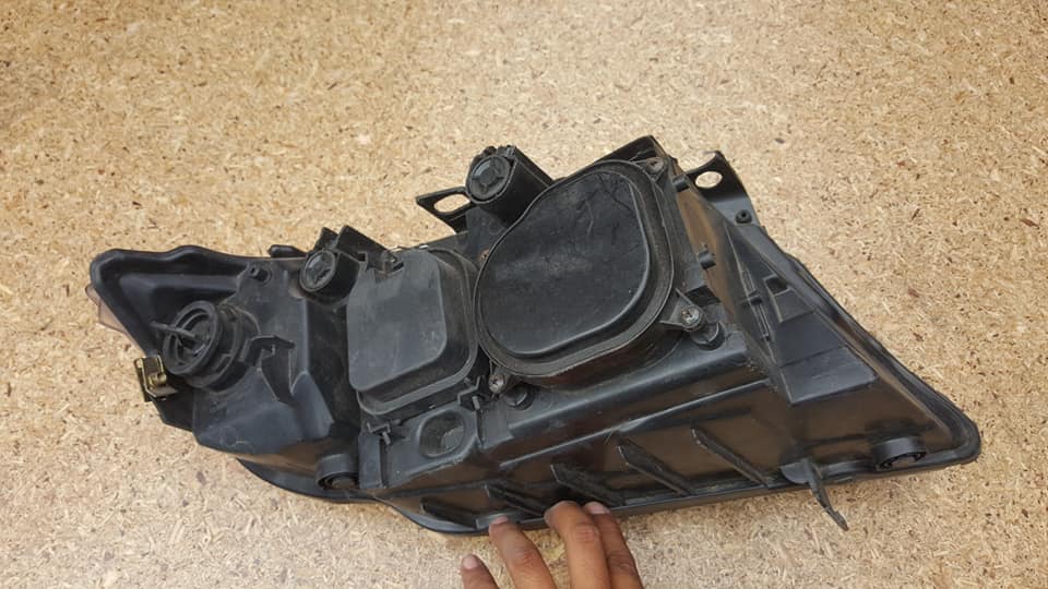 FARO DELANTERO IZQUIERDO BMW 325  2006 AL 2008